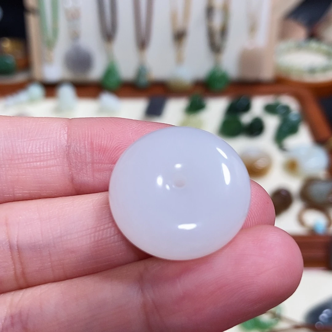 云***鹤和田玉未镶嵌颈饰