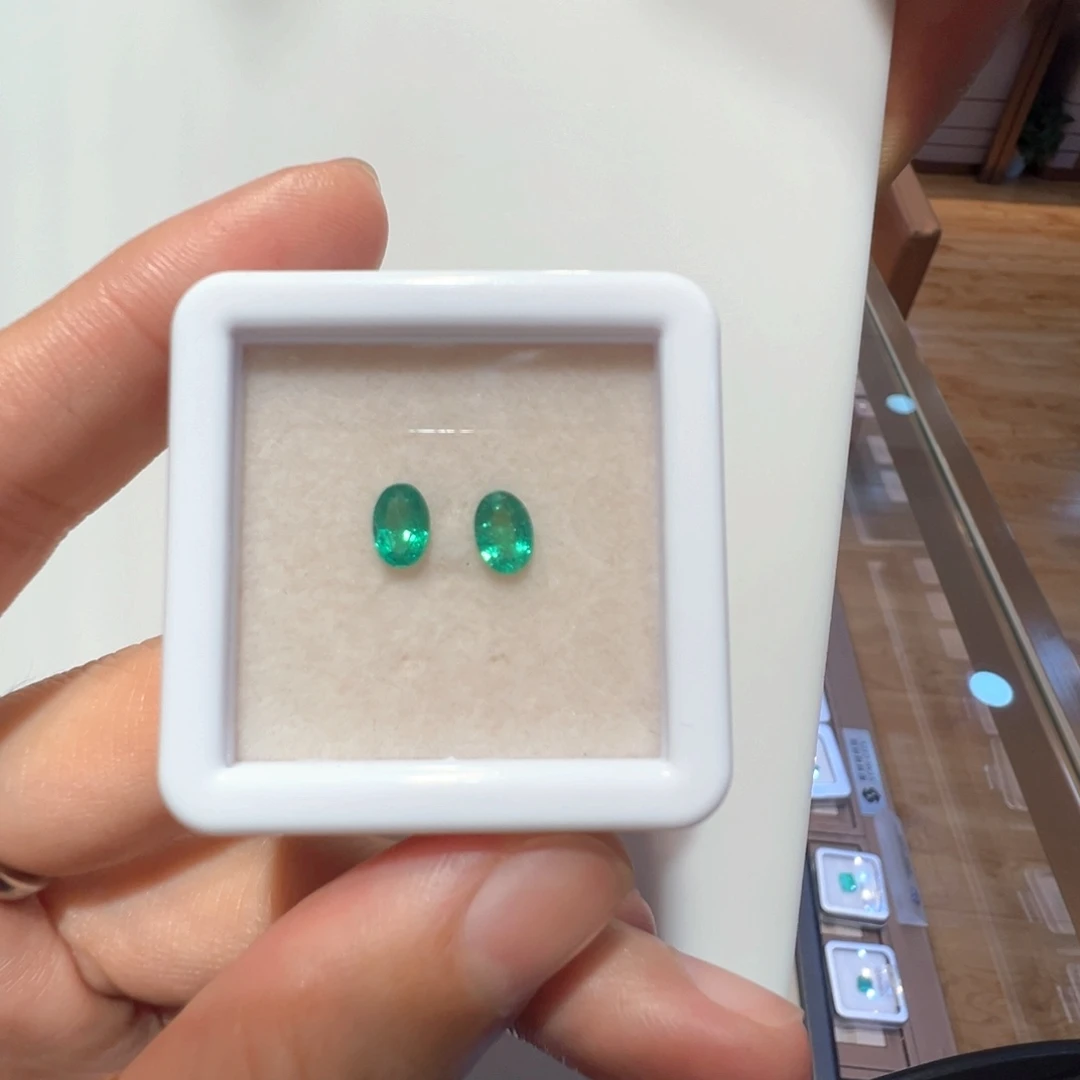 裸石祖母绿0.895ct / 2