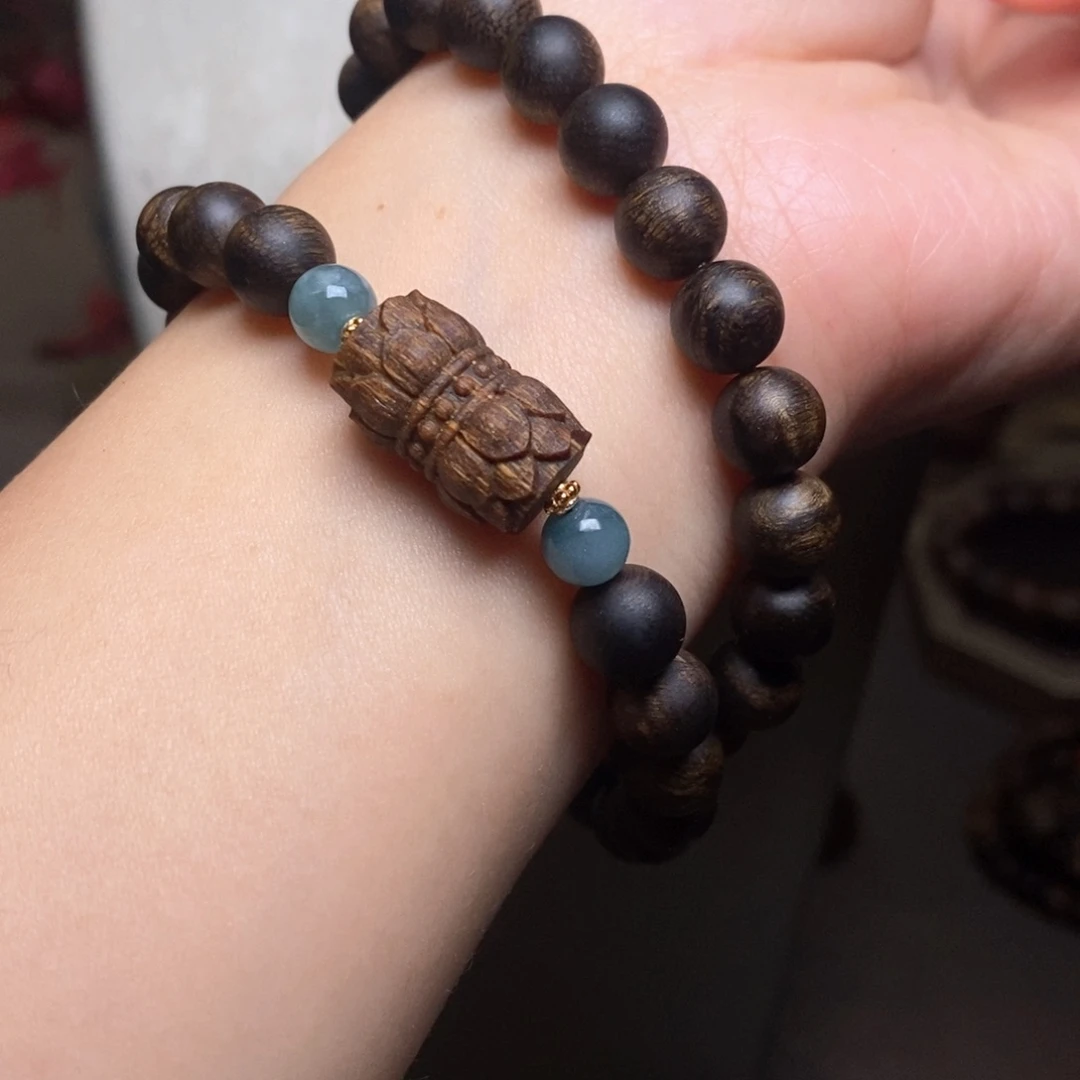 沉香手串越南星空玉化富森红土0.8➕白棋莲花雕刻设计配饰