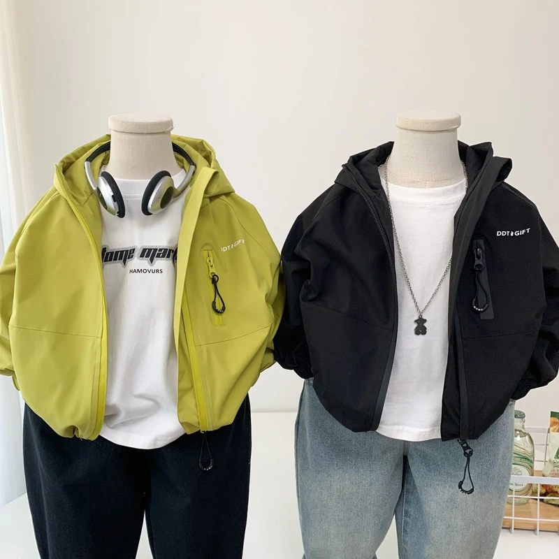 男童春秋外套2025新款儿童连帽冲锋衣中小童韩版休闲帅气拉链衫潮