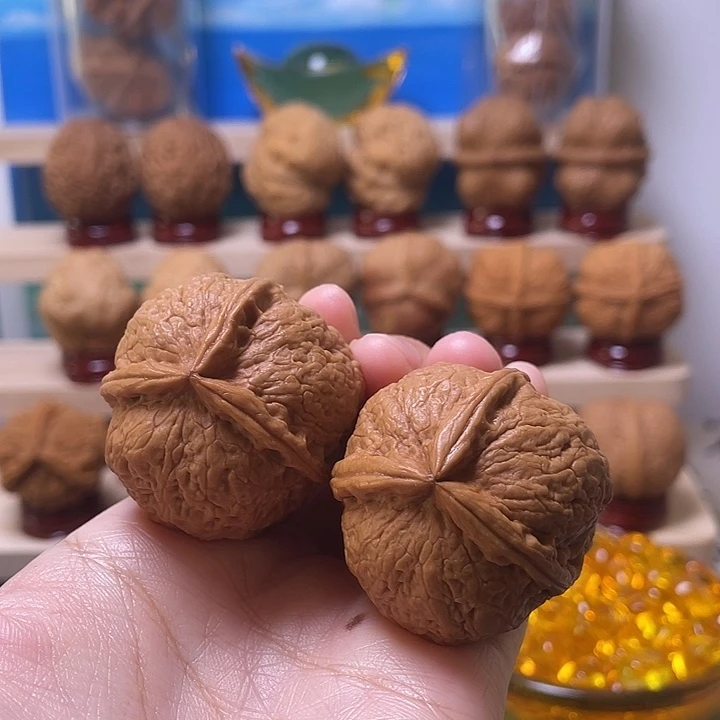 文玩核桃吊坠38金牛17