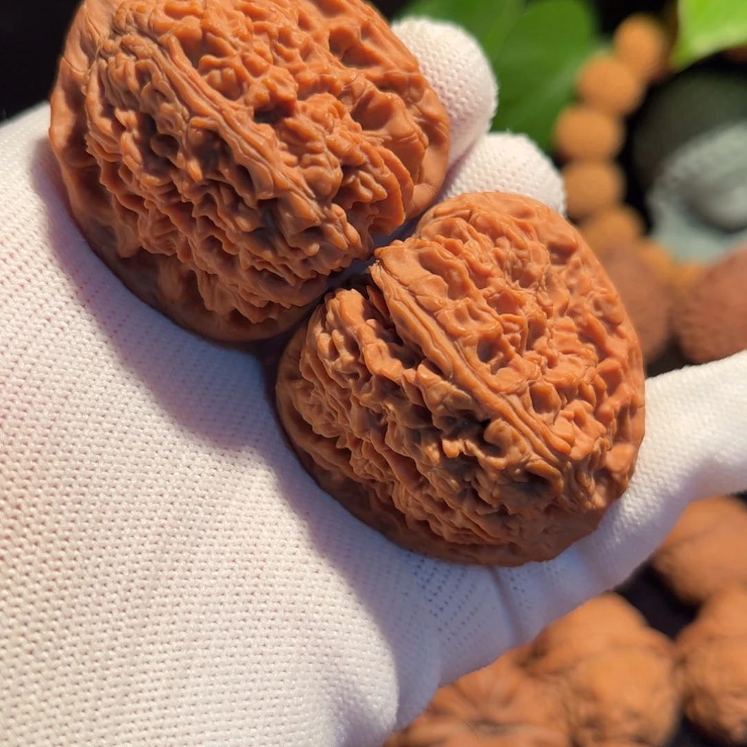 【闪购商品】文玩核桃把件55.3克南疆石44.5尺