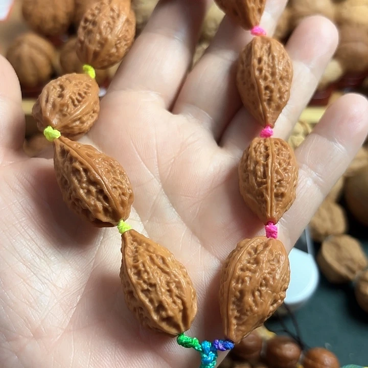 文玩核桃吊坠难**白云朵339