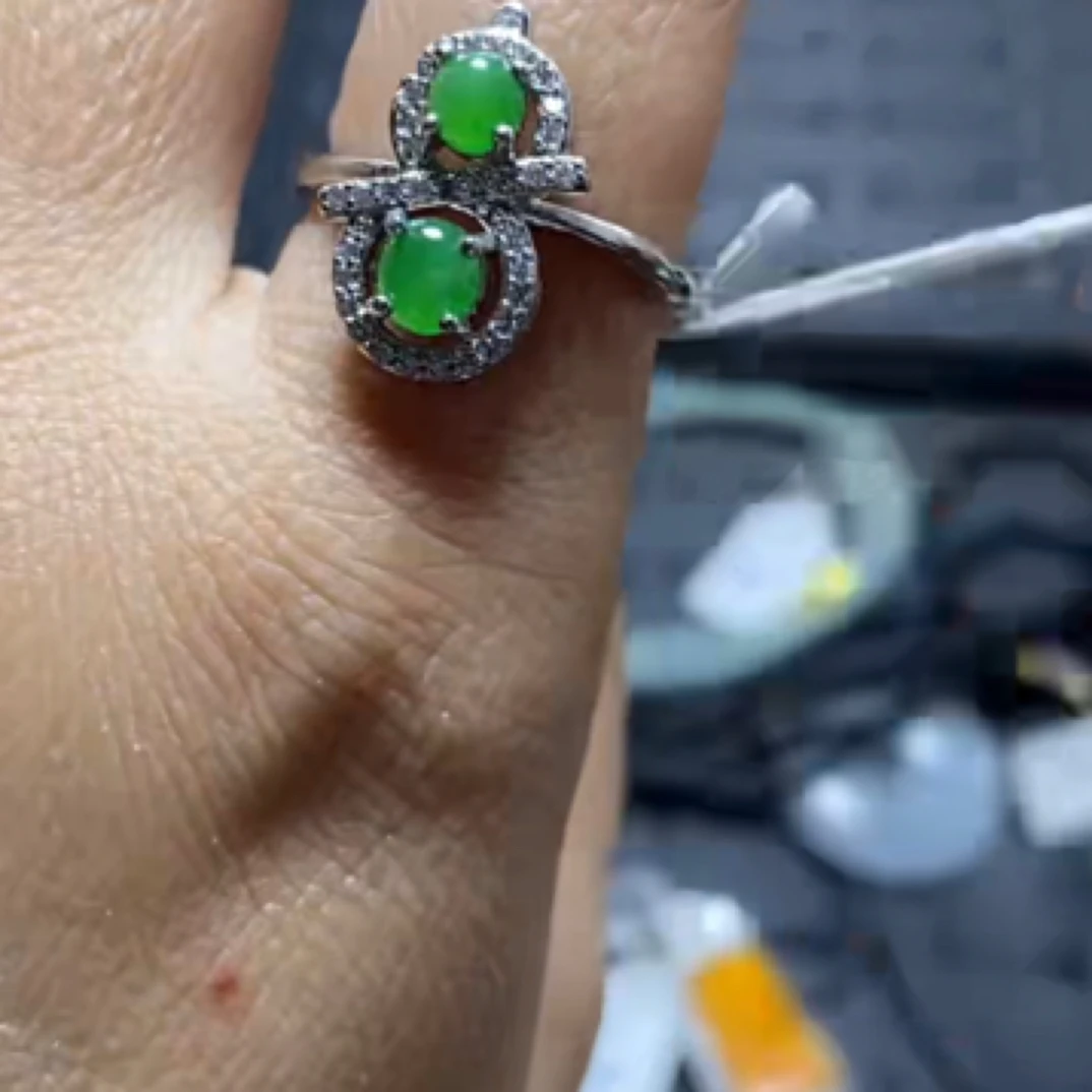 天然A货翡翠白冰珠串