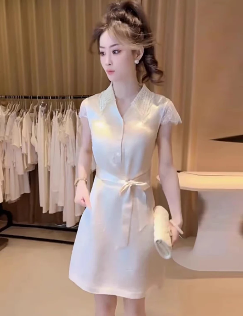 气质独特漂亮巨好看高级感白色缎面蕾丝拼接连衣裙8956