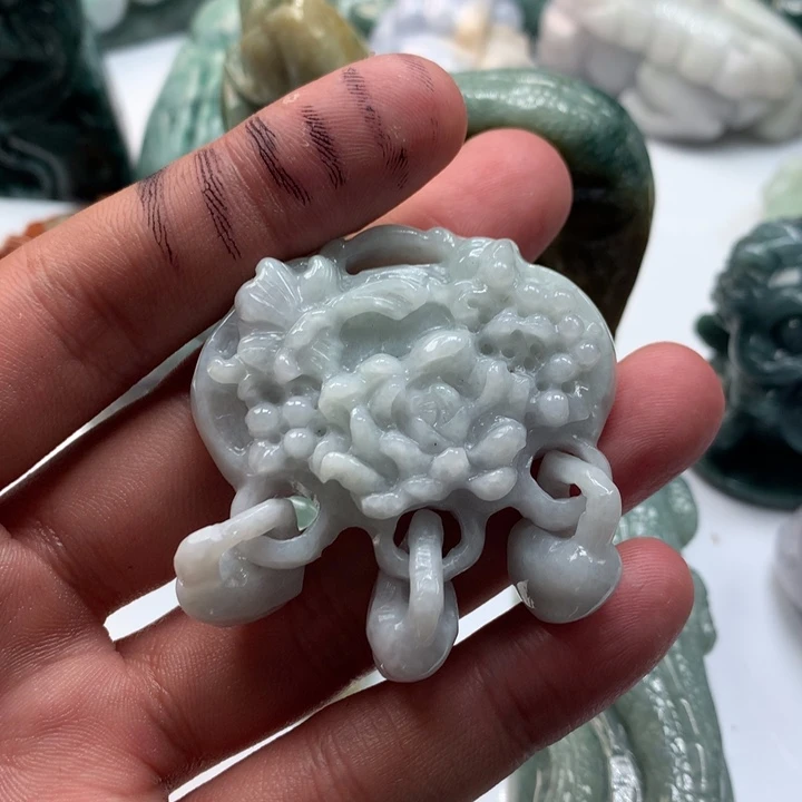 翡翠未镶嵌颈饰保真天然a货翡翠