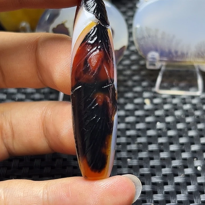 迈***斯玛瑙/玉髓未镶嵌颈饰