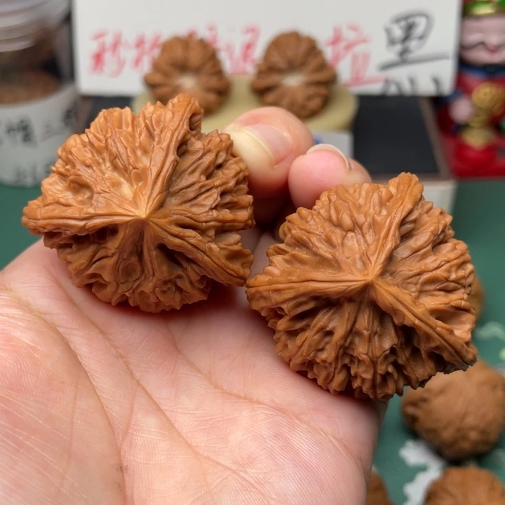 【闪购商品】文玩核桃吊坠鲲*42野生三棱