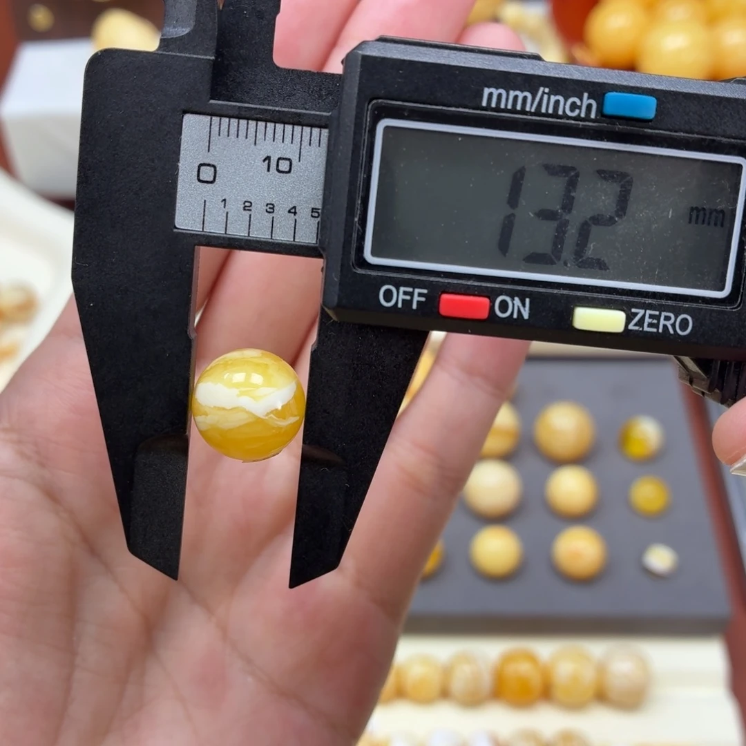 琥珀未镶嵌珠宝奇石焦皮橘白圆珠13mm