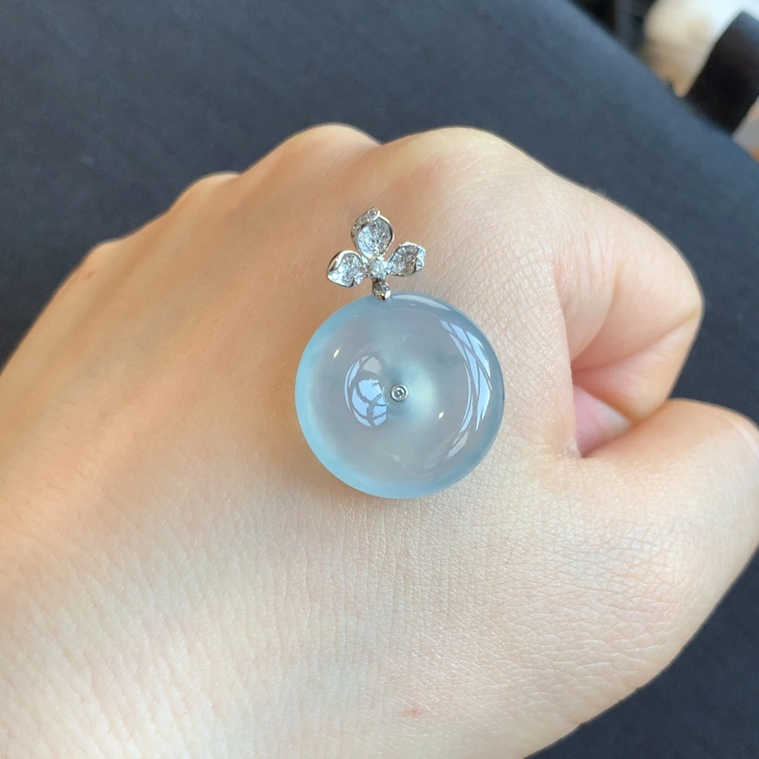 翡翠18K金镶嵌颈饰天然翡翠