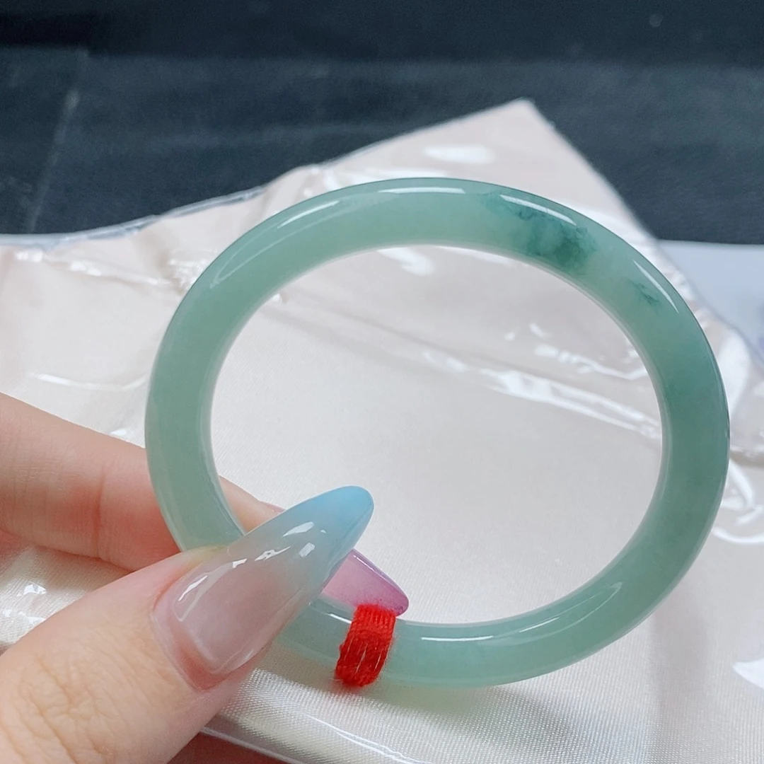 【闪购商品】未镶嵌手镯（贵妃镯）翡翠567号