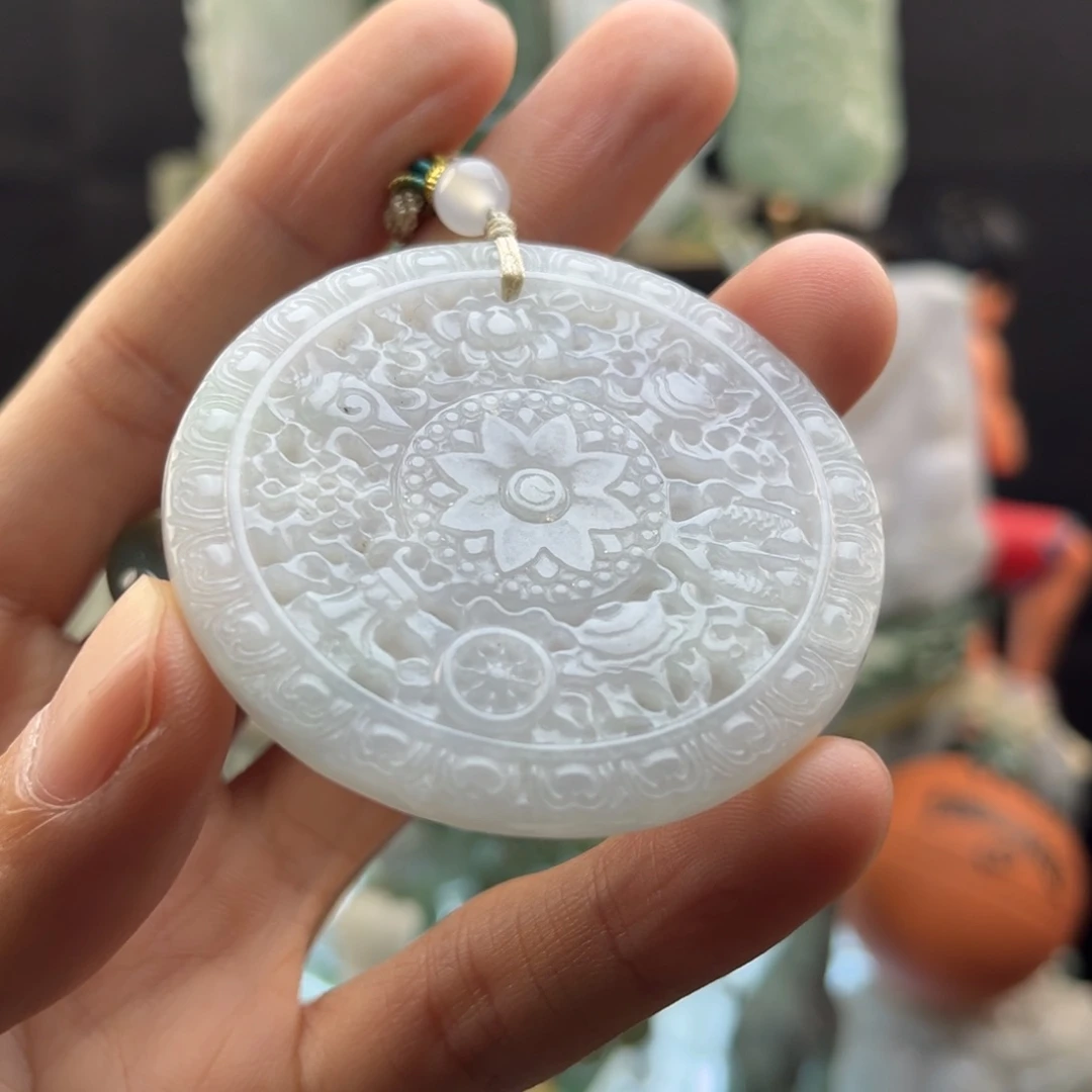 翡翠未镶嵌颈饰时来运转