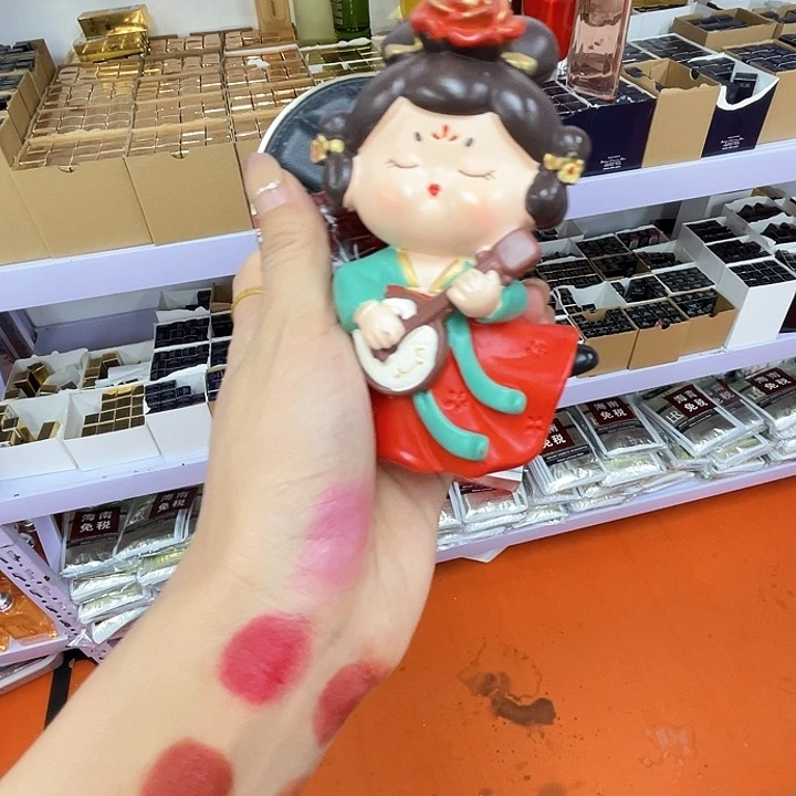 瓷片杨树林黑色皮革陶瓷娃娃