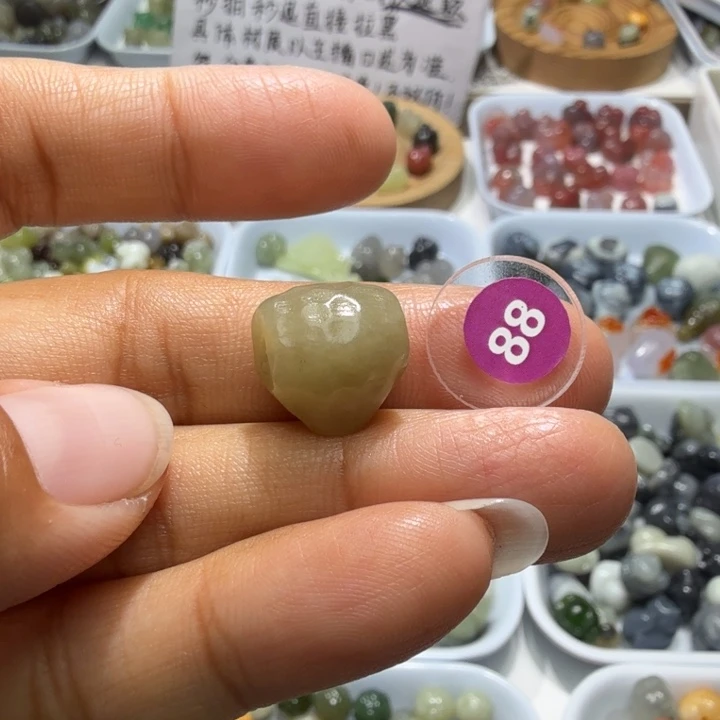 和田玉未镶嵌珠宝奇石