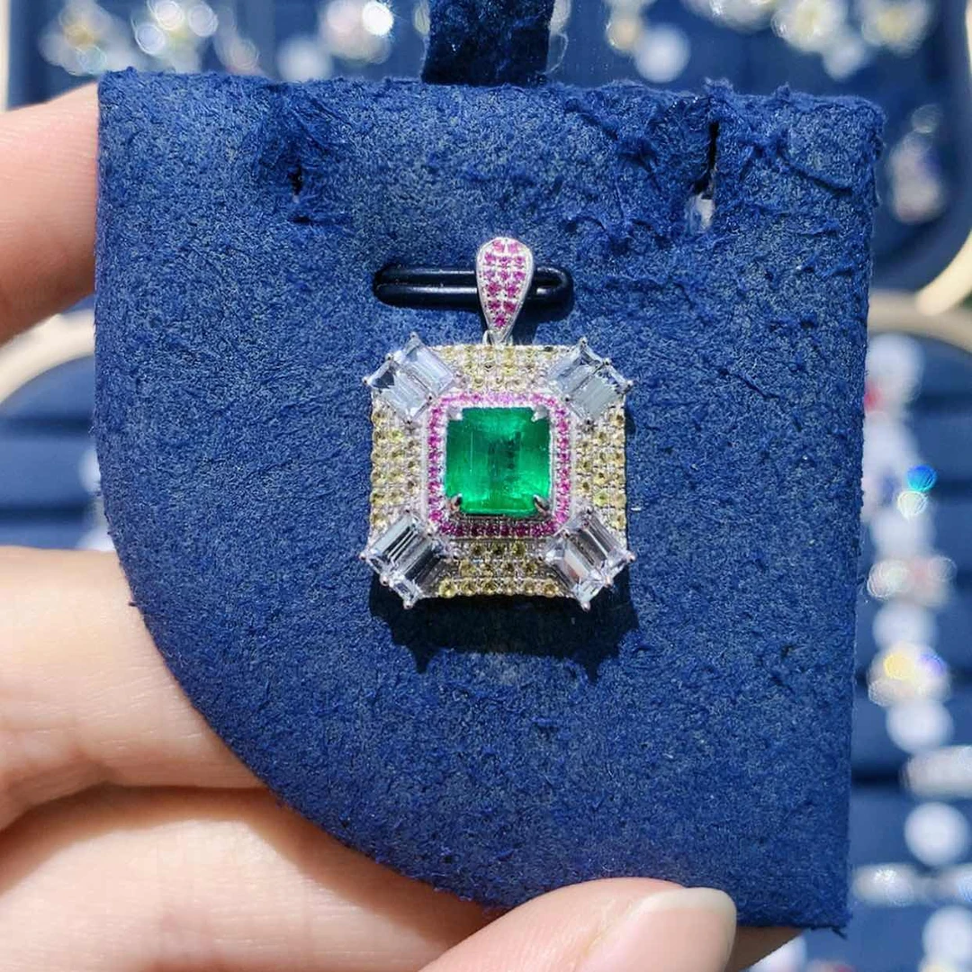 【闪购商品】吊坠(不含链)18K金镶嵌祖母绿