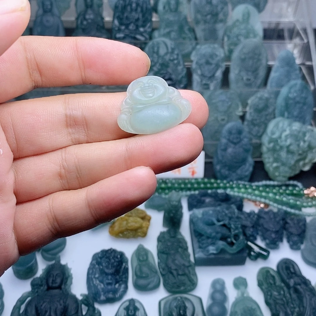 未镶嵌定制翡翠佛