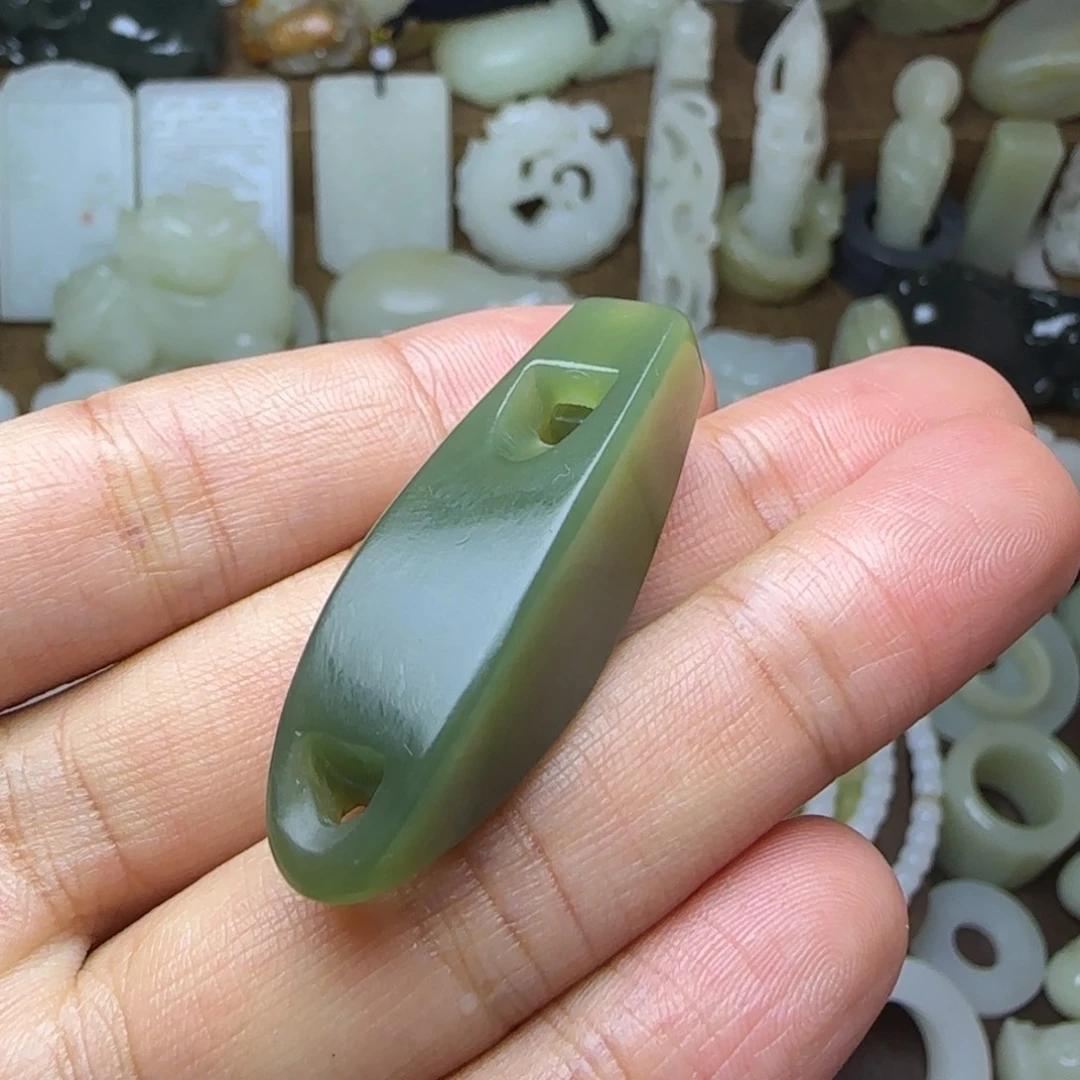 和田玉未镶嵌挂件哨子