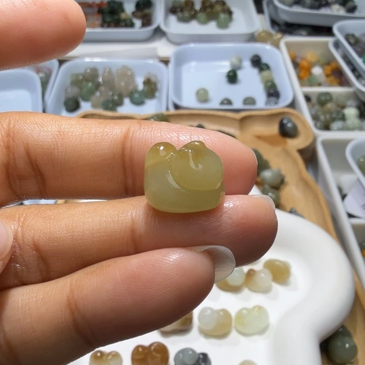 幺***林和田玉未镶嵌珠宝奇石