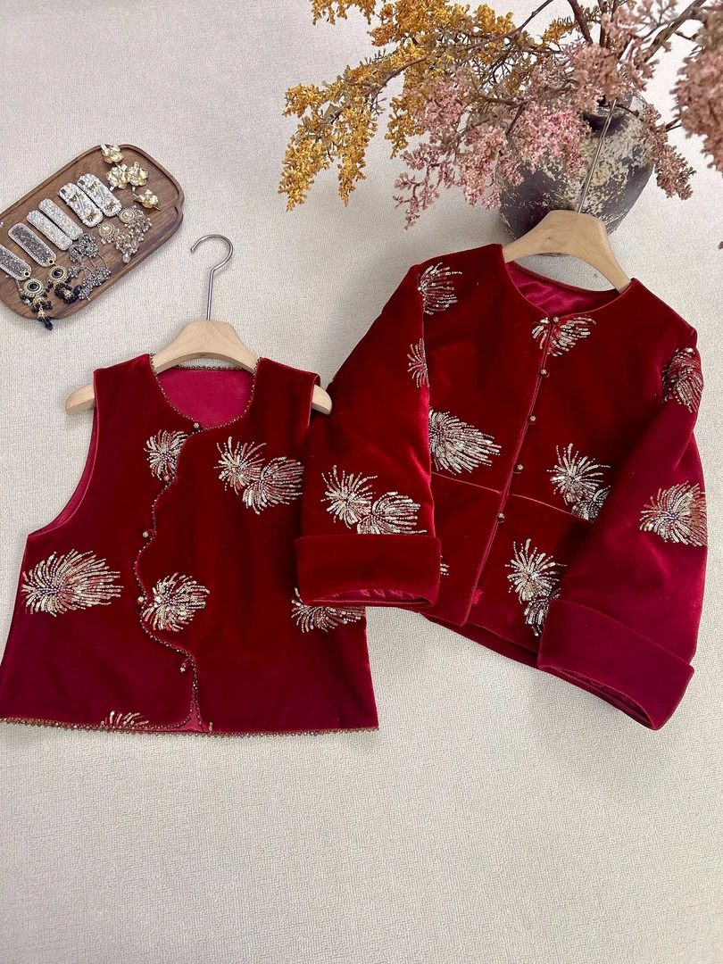 CCM定制】童装拜年服马甲2025冬季新款女童新中式国风亮片钉珠棉衣