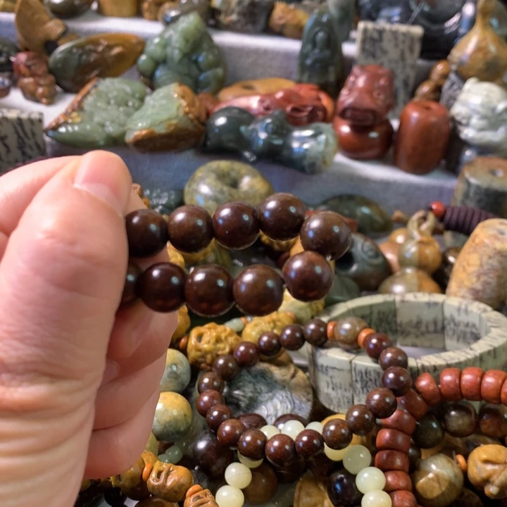 未镶嵌岫岩河磨玉（透闪石质玉）把件玄**竹