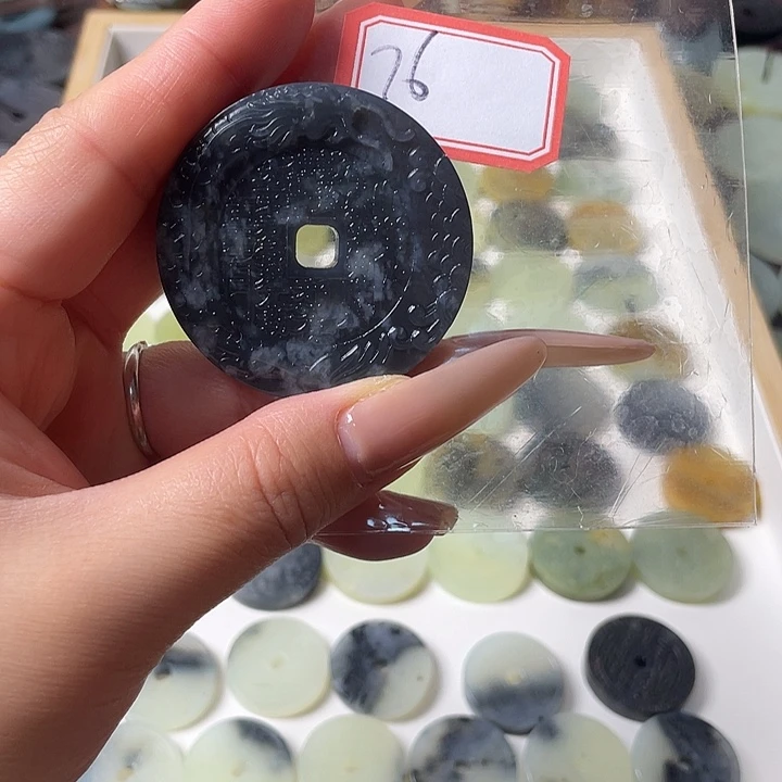 蛇纹石玉合金颈饰