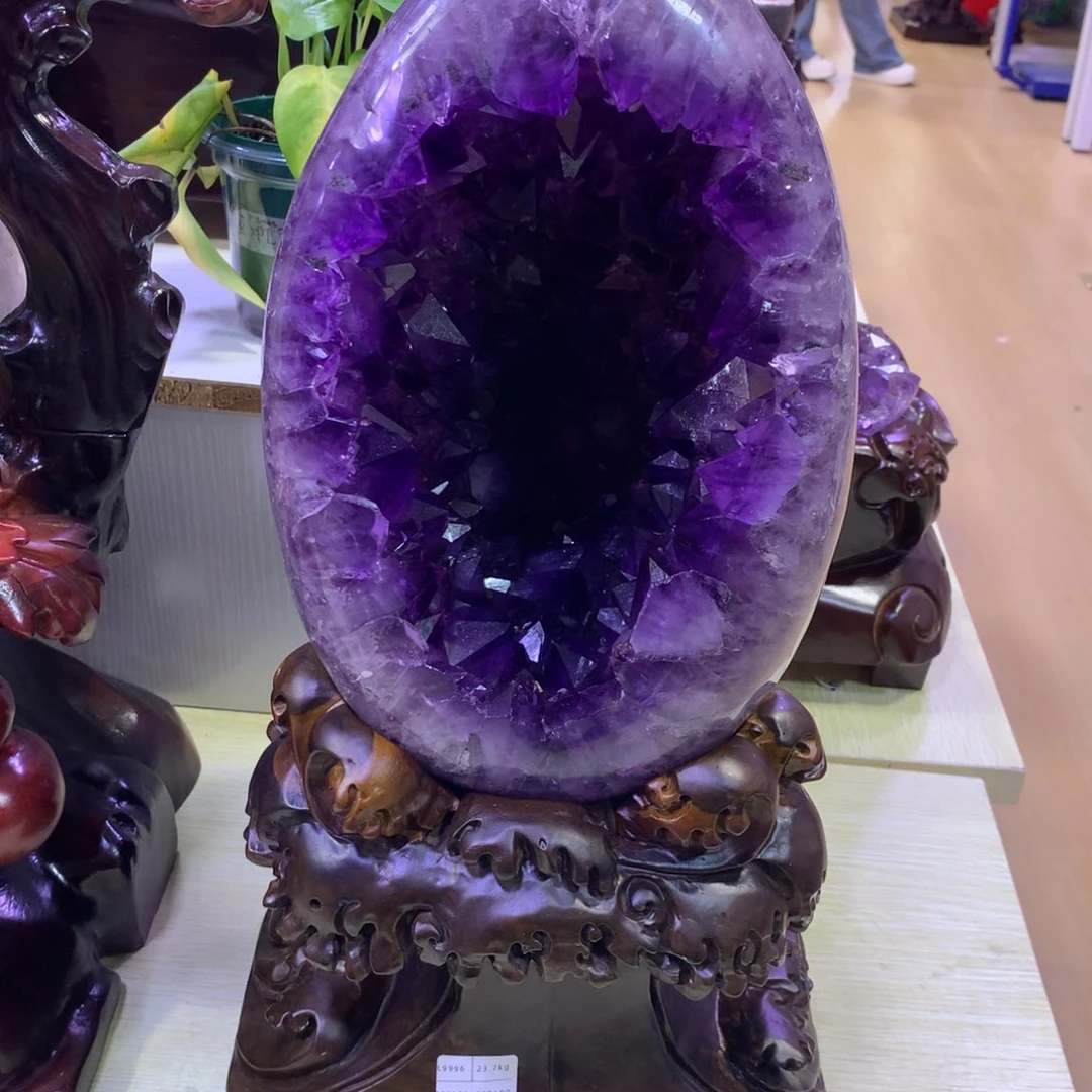 织绣乌拉圭紫水晶