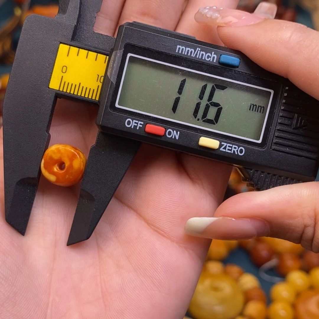 未镶嵌琥珀裸石四****儿蜜蜡L