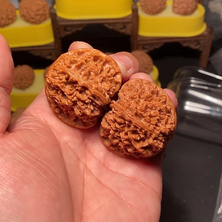 文玩核桃吊坠45尺，满天星