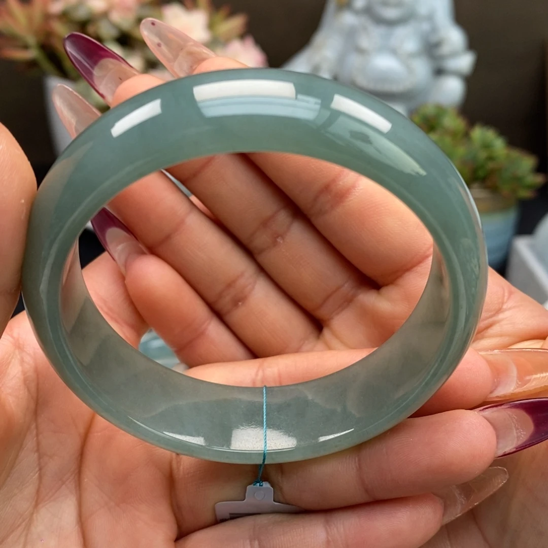 翡翠手镯未镶嵌天然