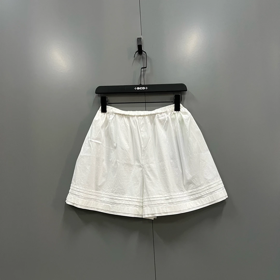 95新 Prada/普拉达 zz46 白色短裤/95新/608276/无领标