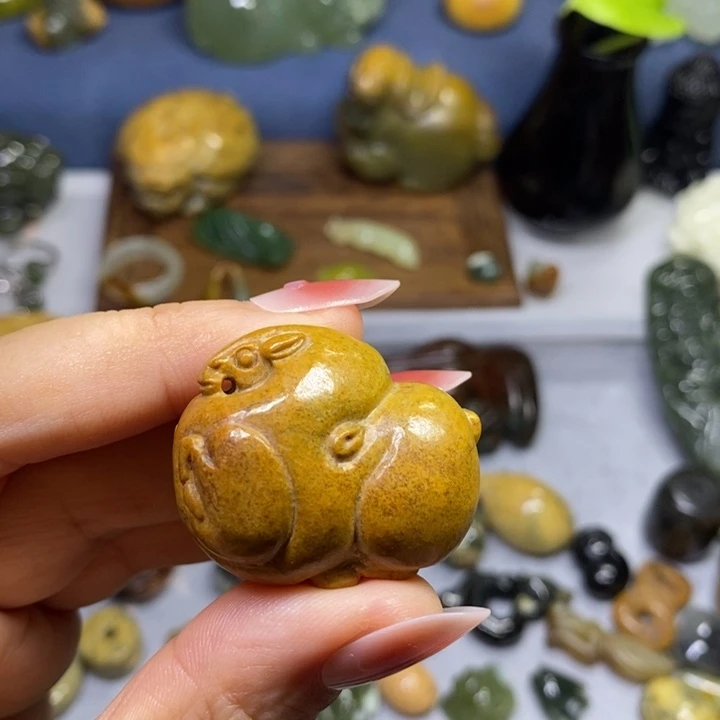 岫岩河磨玉（透闪石质玉）未镶嵌把件