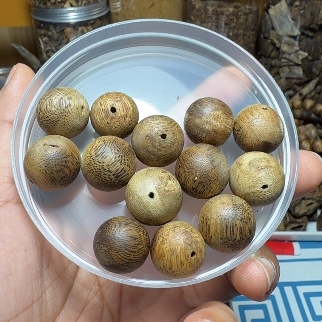 螳***!白奇瑕疵珠13.5克