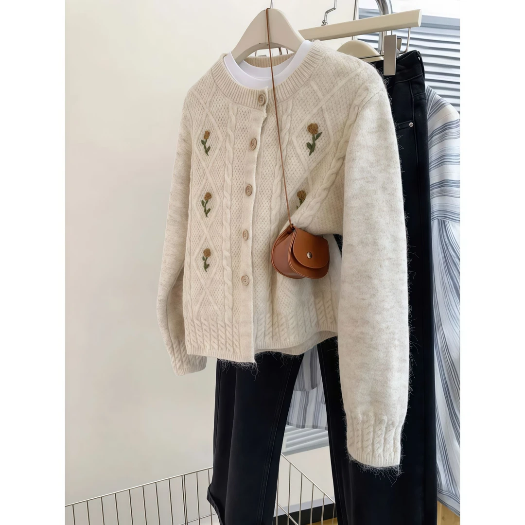 慵懒风秋季刺绣短款针织毛衣开衫外套女秋季女款刺绣短款针织开衫