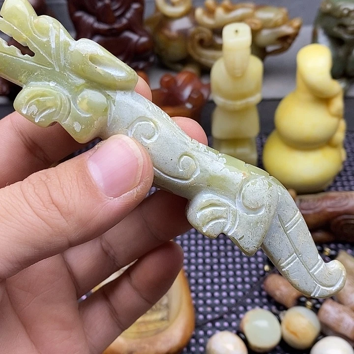 未镶嵌蛇纹石玉颈饰