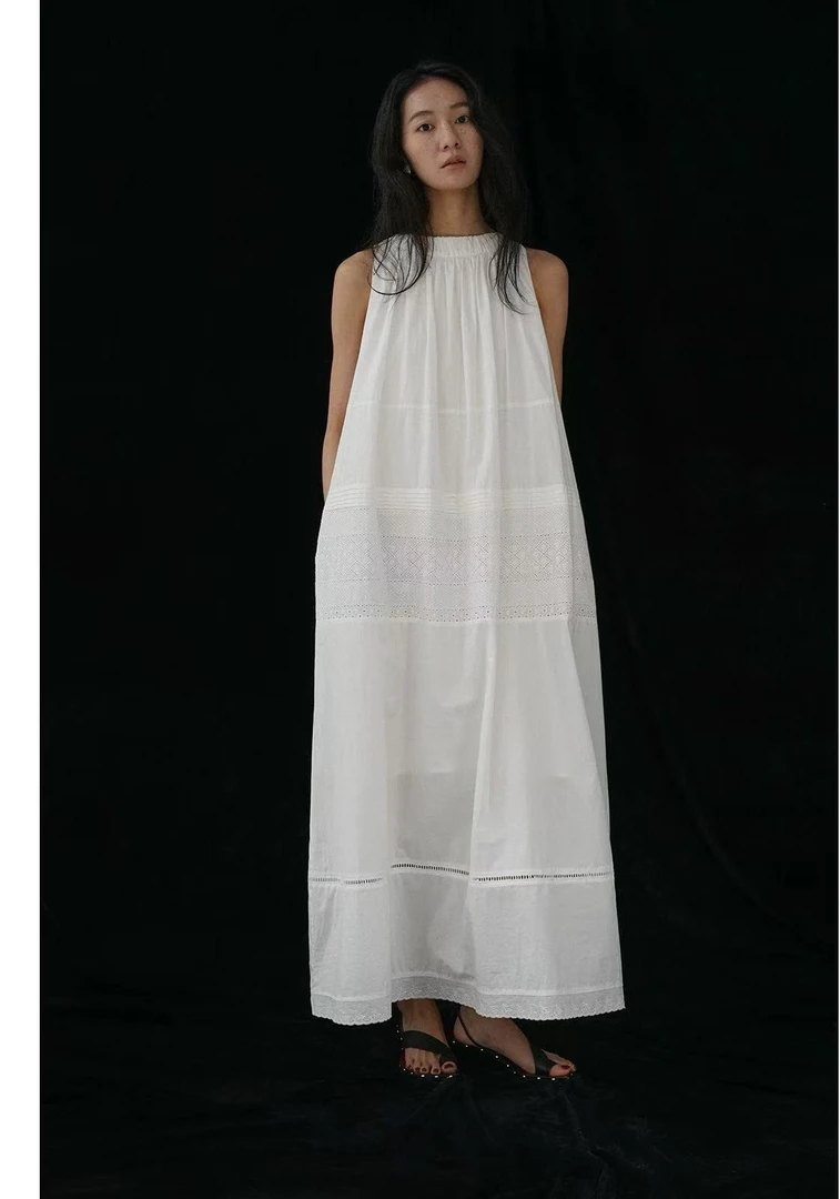 超重工马德拉刺绣 海岛度假风琴褶挂脖无袖连衣裙 两色1779