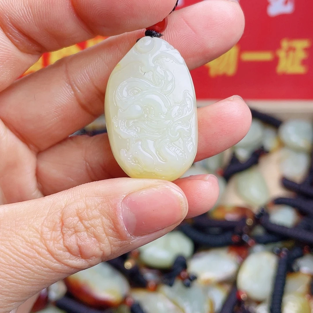 和田玉颈饰未镶嵌