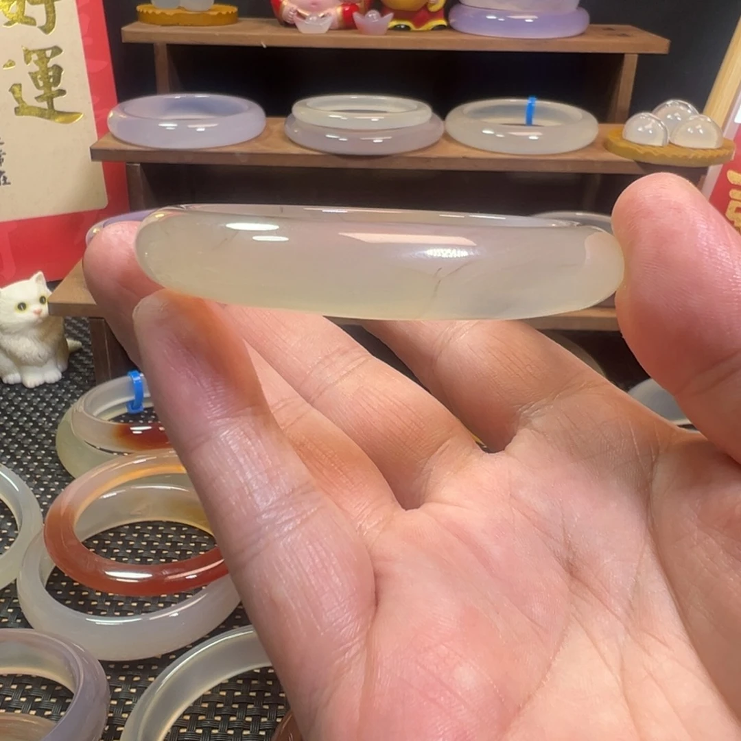 玛瑙/玉髓手镯未镶嵌财*