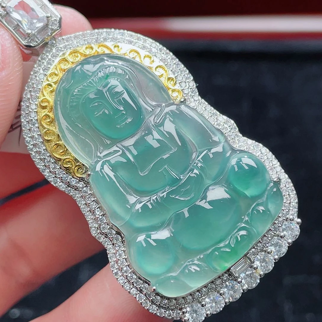 翡翠颈饰未镶嵌960，