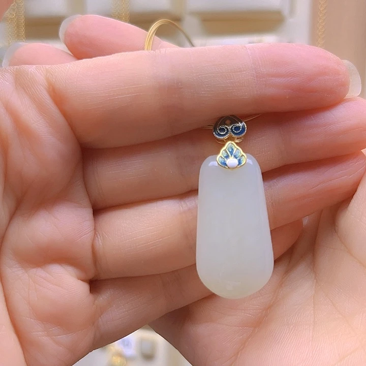 和田玉银S925镀金镶嵌颈饰