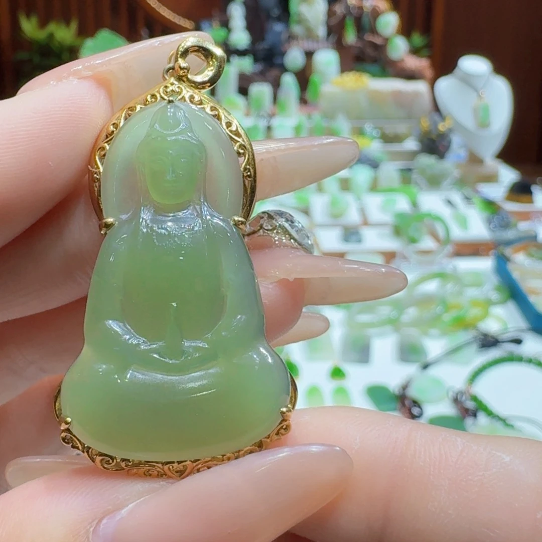 和田玉湖水绿高冰观音18K金镶嵌