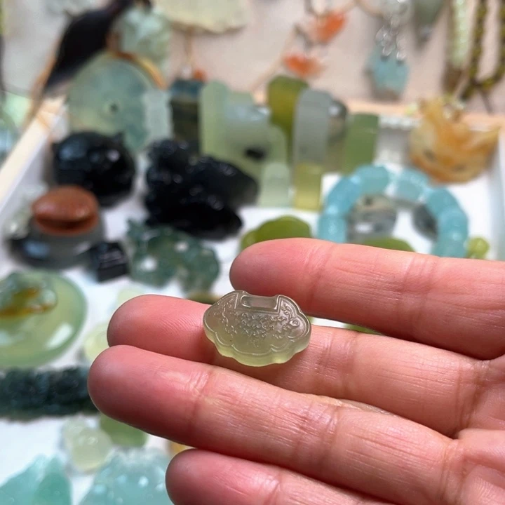 蛇纹石玉未镶嵌岫玉