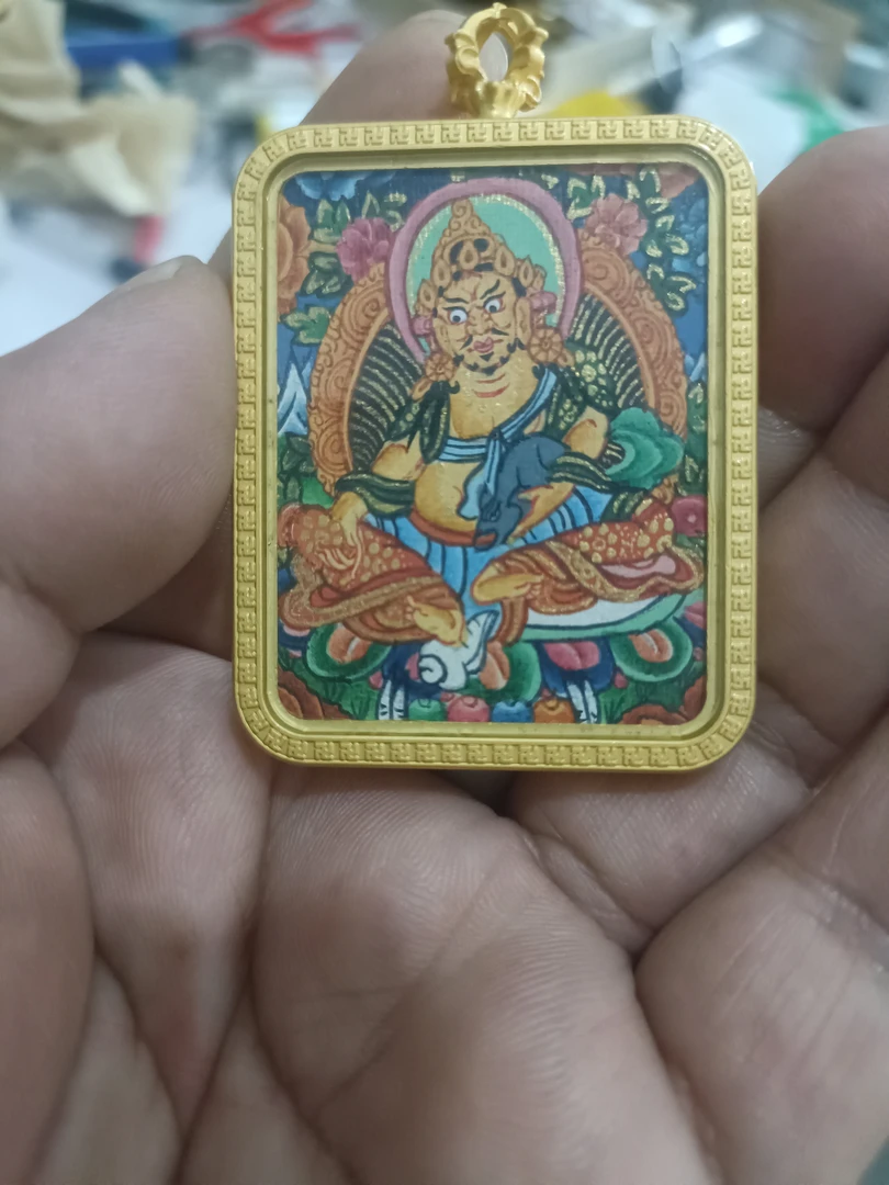 钛钢琉璃吊坠 藏式纯手绘，小唐卡黄才神吊坠