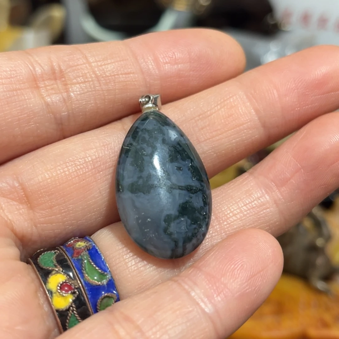 温***馨查罗石合金颈饰挂件一个一拍