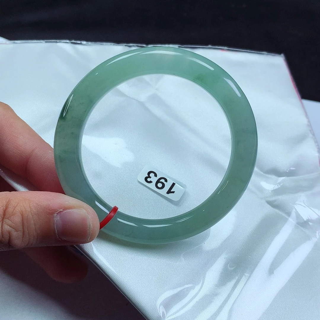 翡翠手镯未镶嵌53圆条