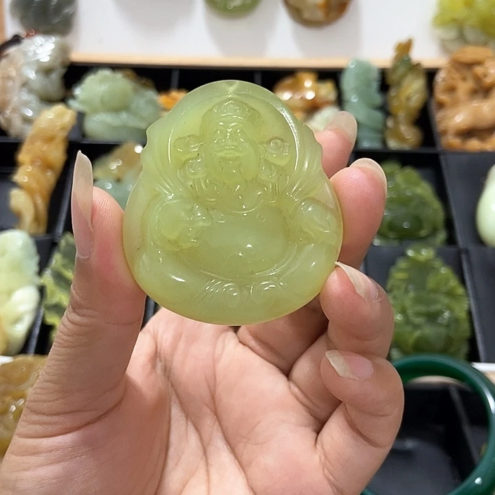 未镶嵌蛇纹石玉挂件