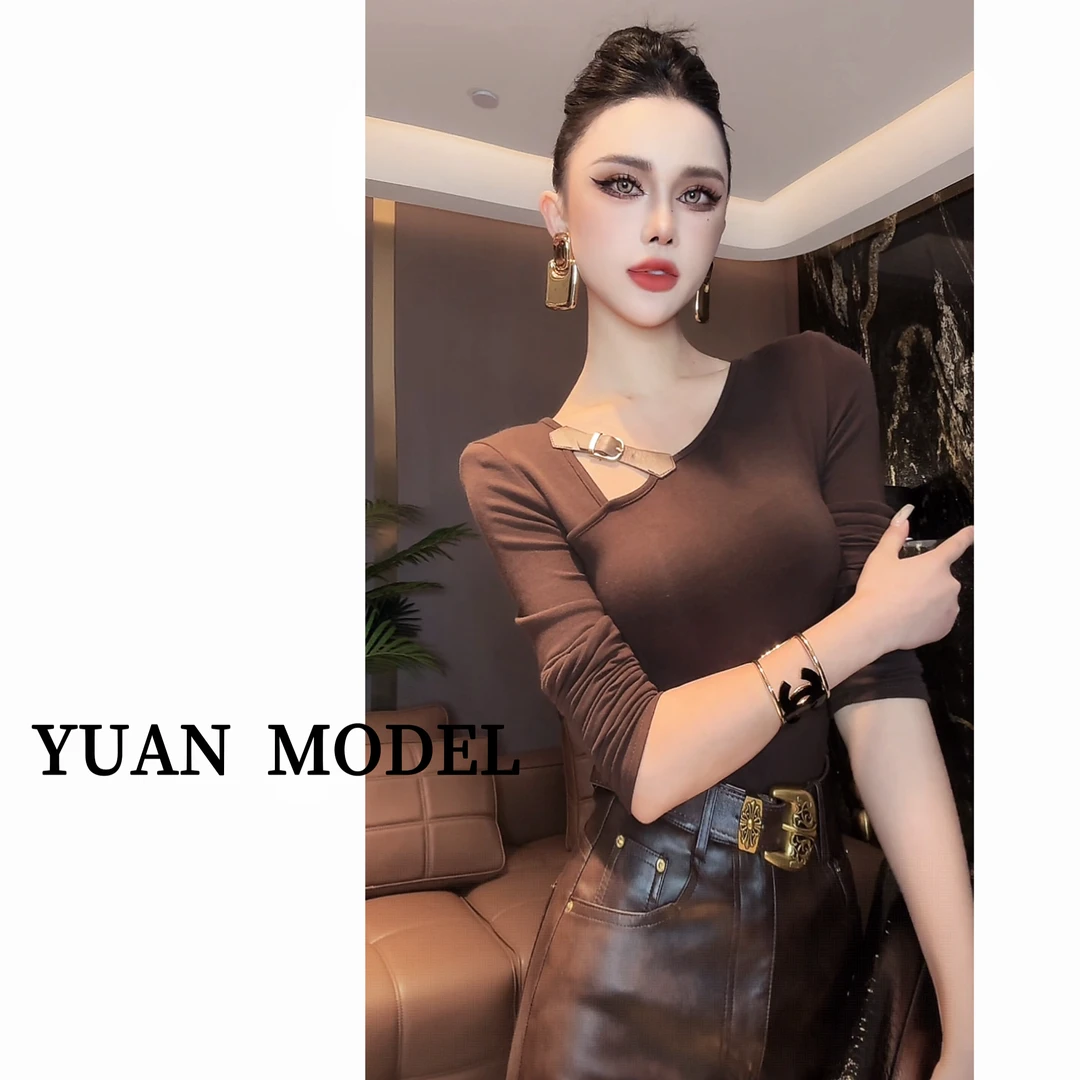 YUAN MODEL/媛老板-【加厚款】时装不规则斜肩盘扣长袖T恤 102972