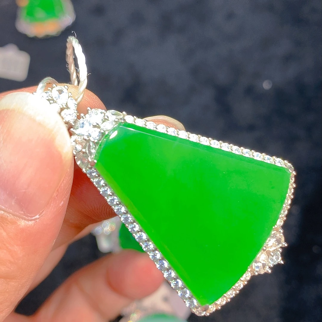 颈饰银S925镶嵌翡翠