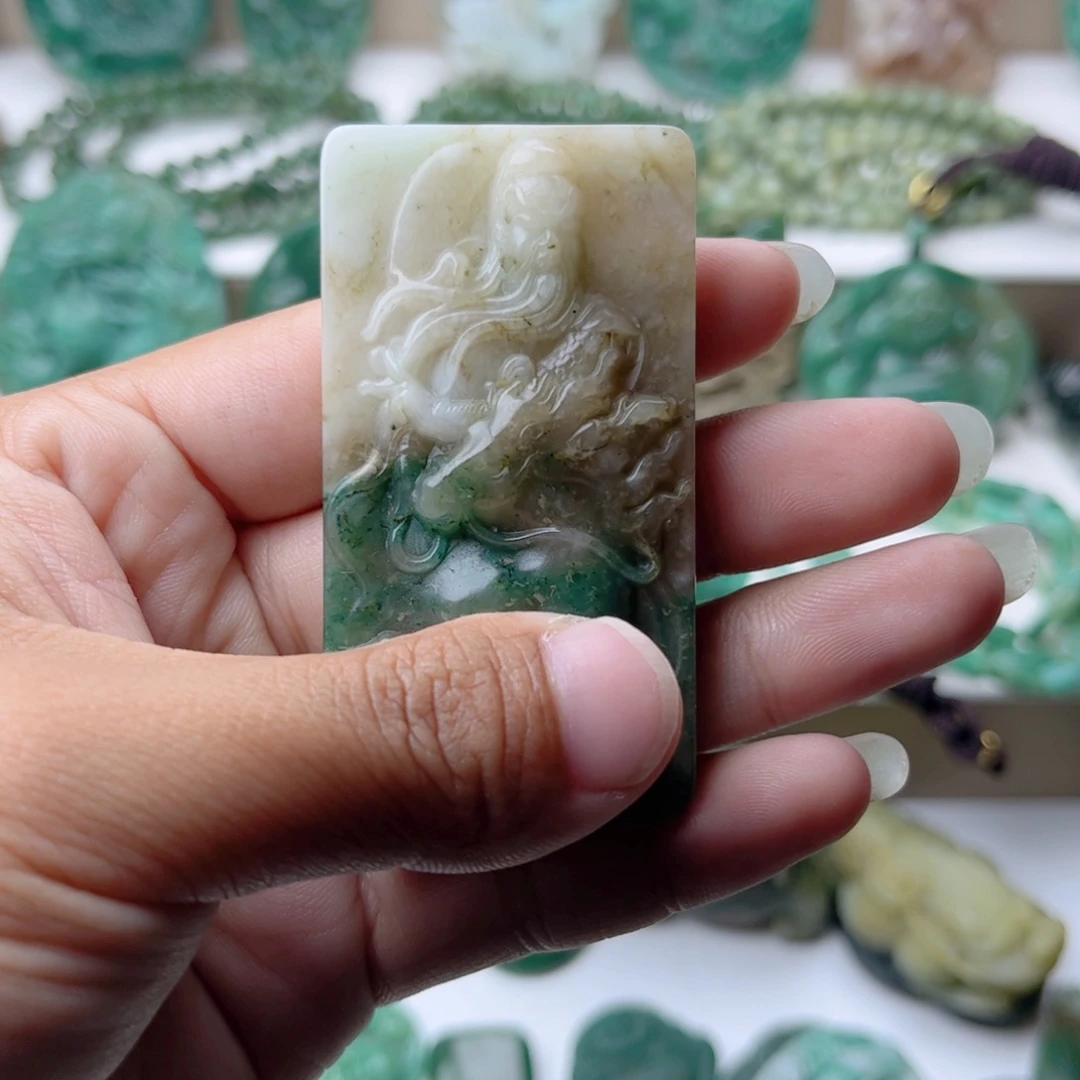 独山玉未镶嵌挂件济**堂