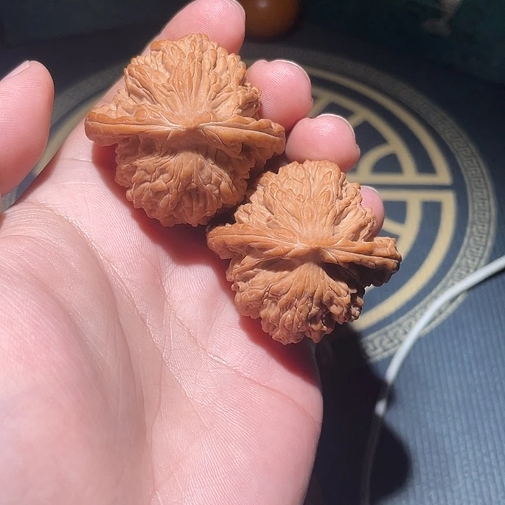 文玩核桃吊坠44尺寸虎头