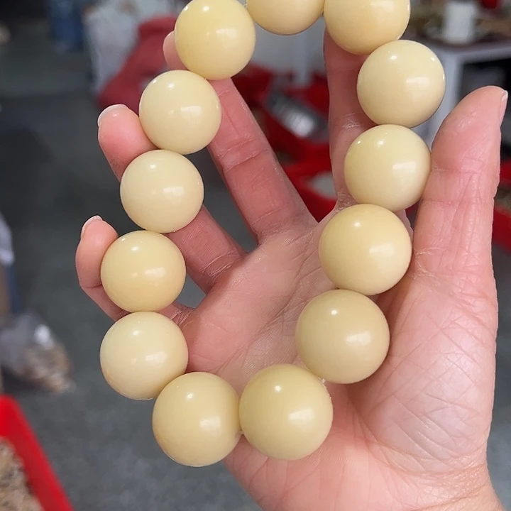 白玉菩提吊坠23卡13颗